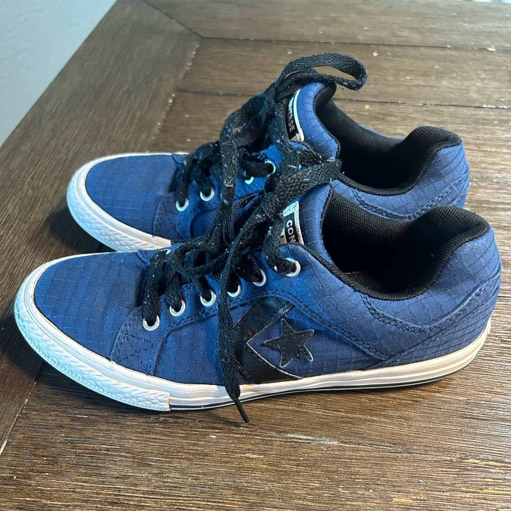 Converse low top blue and black sneakers size 3 youth - Picture 2 of 7